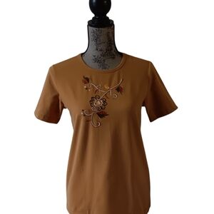 Indigo Camel Short-Sleeve Tee with Floral Embroidery